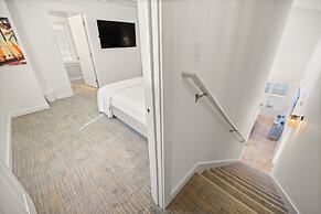 1332 Laurel Grove 3 Bedroom Home by RedAwning