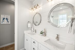 1332 Laurel Grove 3 Bedroom Home by RedAwning