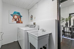 Old Town Retreat w/ Hot Tub Steps From Csu!