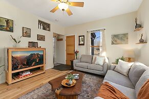 Lavish Retreat in Old Town - Walk Everywhere!