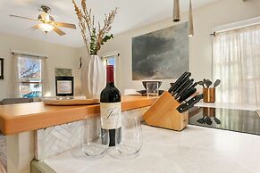 Lavish Retreat in Old Town - Walk Everywhere!