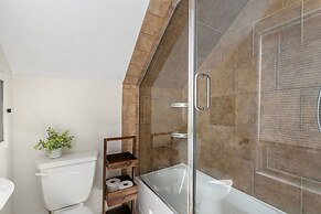 Lavish Retreat in Old Town - Walk Everywhere!