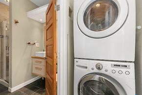 Lavish Retreat in Old Town - Walk Everywhere!