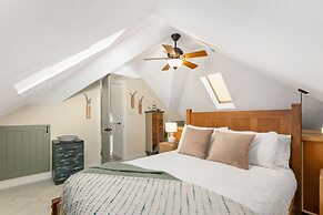 Lavish Retreat in Old Town - Walk Everywhere!