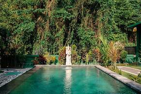 Luxury Villa Rose and Villa Rosebud