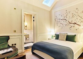 2 Chesham Hotel