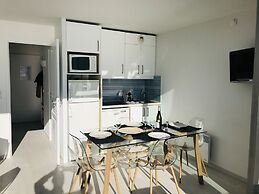 Costa Plana Collection