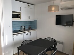 Costa Plana Collection