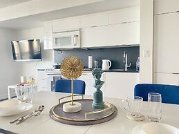 Waterfront Luxury Residences