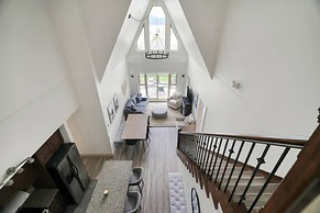 Lakeview Splendor 7BR Penthouse Bliss