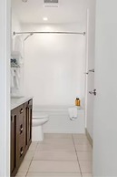 Lakeview Splendor 7BR Penthouse Bliss