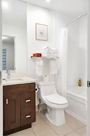 Lakeview Splendor 7BR Penthouse Bliss