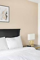 Lakeview Splendor 7BR Penthouse Bliss