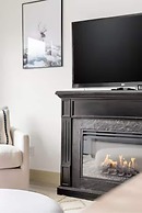 Lakeview Splendor 7BR Penthouse Bliss