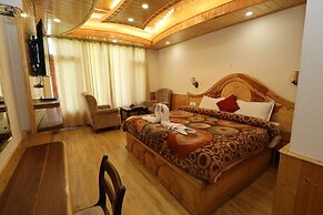 Gezellig Inn - Golden Apple