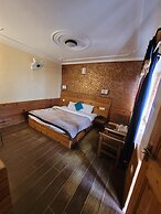 Gezellig Inn - Golden Apple