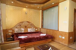 Gezellig Inn - Golden Apple