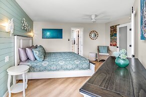 Deluxe Oceanside Resort Vistas