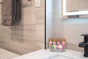 Deluxe Oceanside Resort Vistas