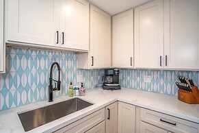 Deluxe Oceanside Resort Vistas