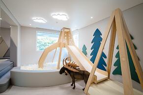 Pico Kids Pool Villa