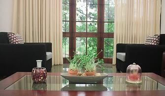 Holistic Villas River