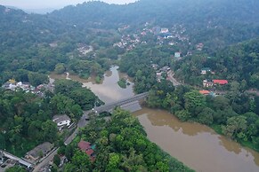 Holistic Villas River