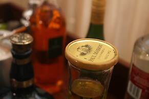 Holistic Villas River