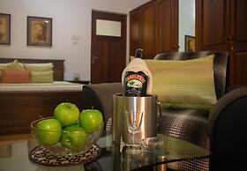 Holistic Villas River