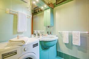 La Torre In The Center Of Town