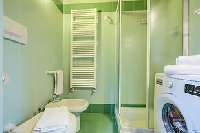 La Torre In The Center Of Town