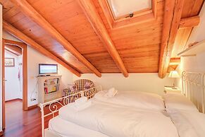 La Torre In The Center Of Town