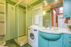 La Torre In The Center Of Town