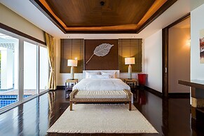 7 Bedrooms Mansion on The Golf Course-JB