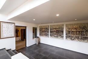 7 Bedrooms Mansion on The Golf Course-JB