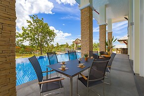 7 Bedrooms Mansion on The Golf Course-JB
