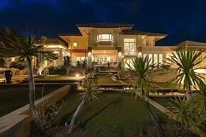 7 Bedrooms Mansion on The Golf Course-JB