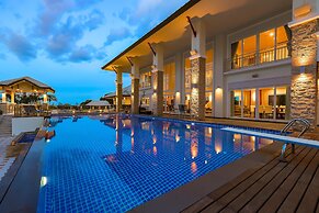 7 Bedrooms Mansion on The Golf Course-JB