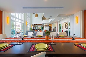 7 Bedrooms Mansion on The Golf Course-JB
