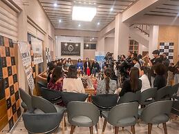 Crown Himalaya Hotel