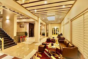 Crown Himalaya Hotel