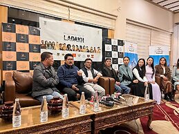 Crown Himalaya Hotel