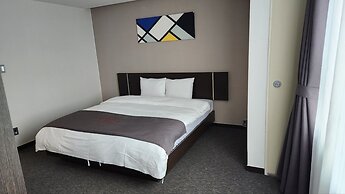 Yongin Central CO'OP Hotel