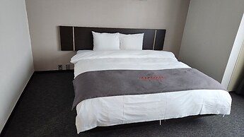 Yongin Central CO'OP Hotel