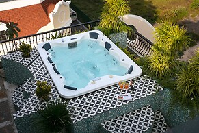 The Secret HaLong Hotel