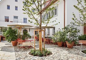 Engelwirt Hotel & Apartments