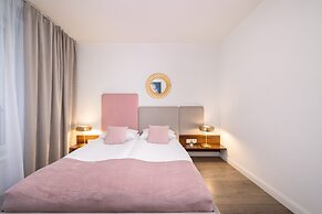 Elegant Apartment in Cracow by Renters