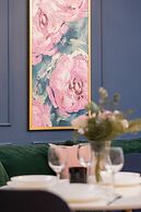 Elegant Apartment in Cracow by Renters