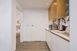Elegant Apartment in Cracow by Renters
