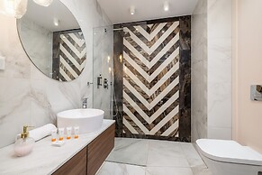 Elegant Apartment in Cracow by Renters